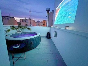 Atico con privado Jacuzzi , 1 min walk de playa Santa Pola